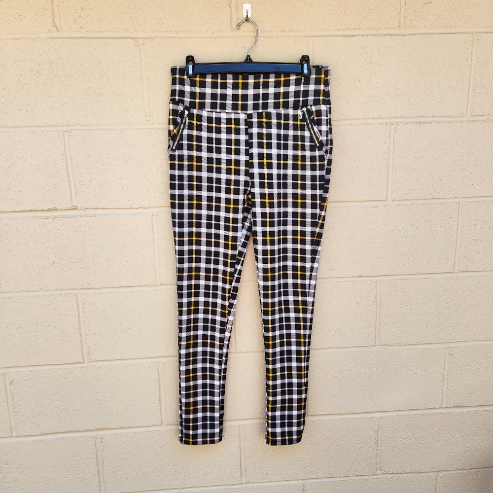 NWOT- Shosho- Women's Plaid Leggings with Zipper Pockets- Size Large